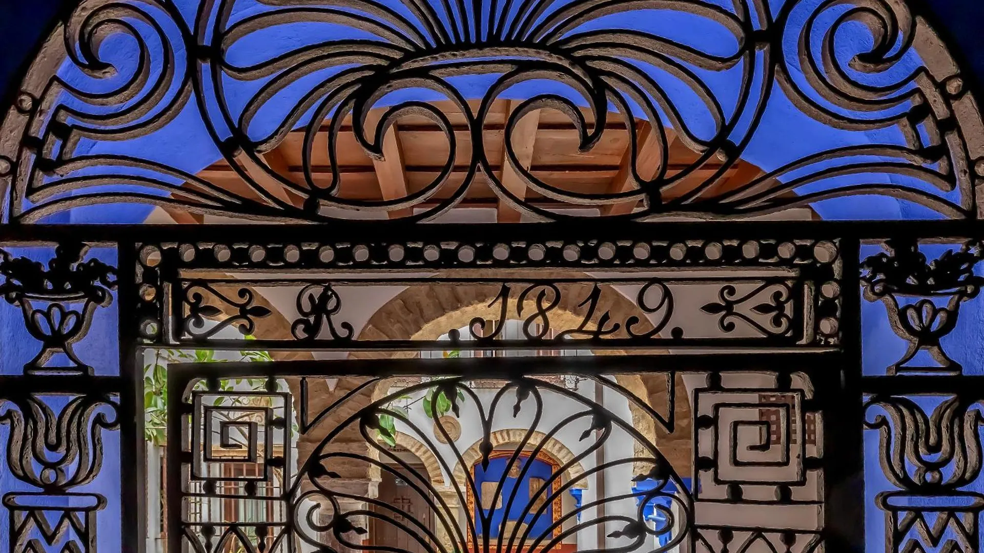 El Capricho De 1849 & Parking Apartment Cordoba Spain